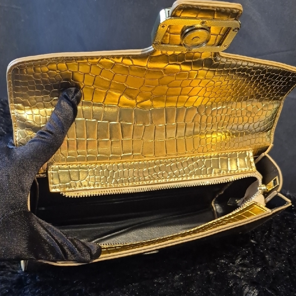 Chic Gold Crocodile Embossed Clutch with Gold Leopard Handle - Picture 16 of 17